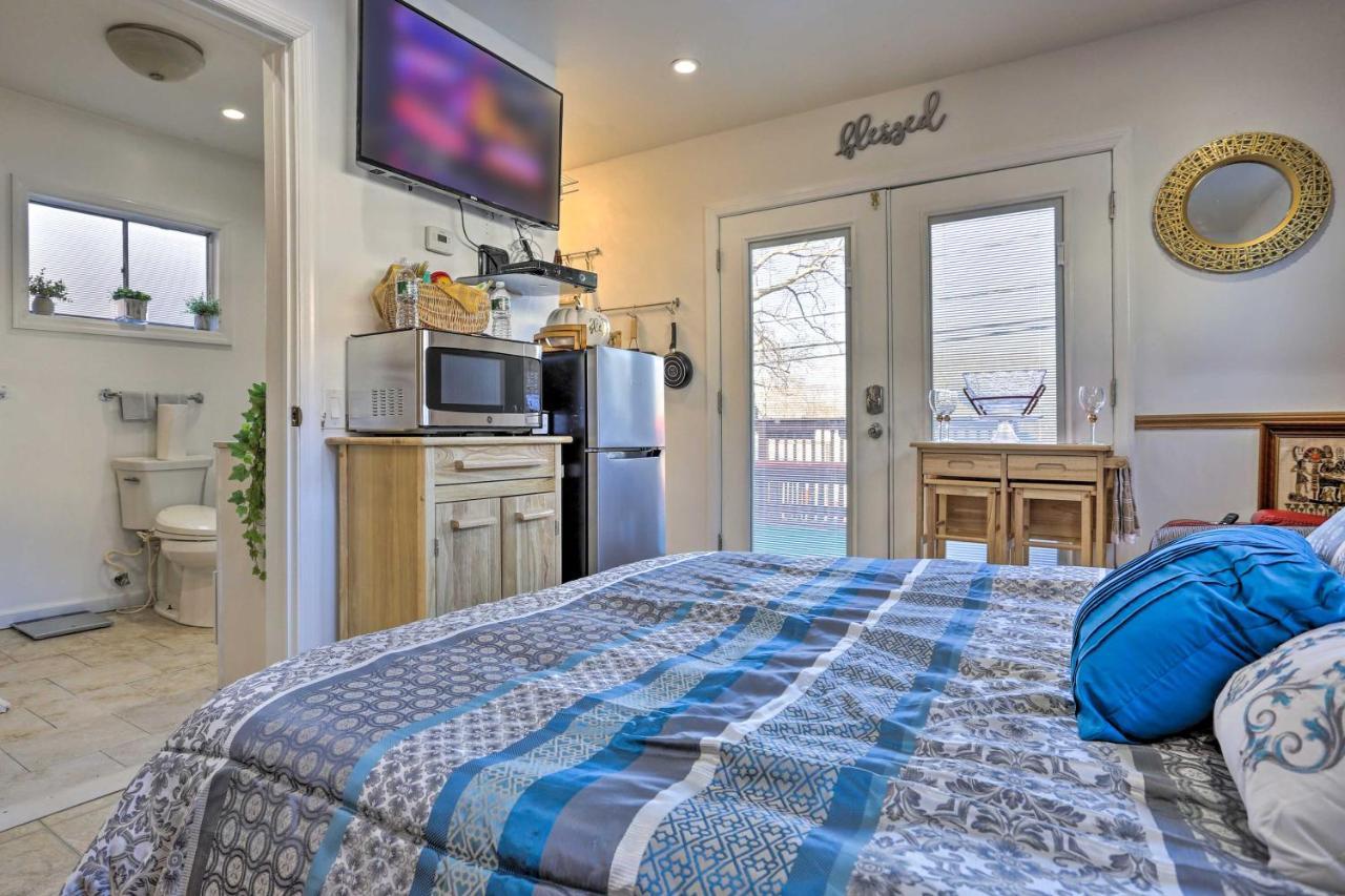 Central Elmont Studio With Great Outdoor Space! Εξωτερικό φωτογραφία