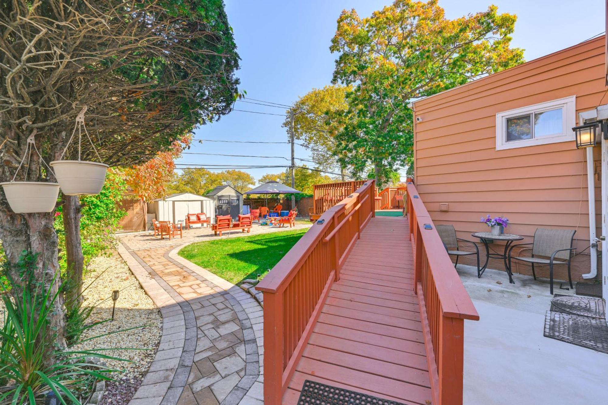 Central Elmont Studio With Great Outdoor Space! Εξωτερικό φωτογραφία